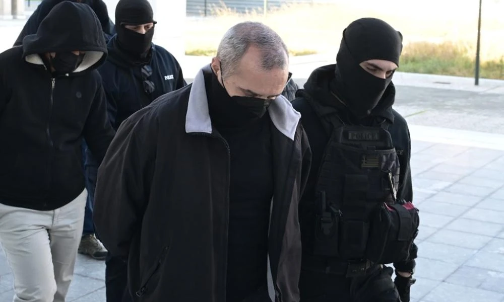 Κολωνός: Για στοχοποίηση μιλούν οι συνήγοροι των κατηγορουμένων - Συγκεντρώσεις έξω από το Εφετείο